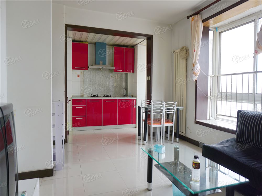 阳光星期八通风性好布局合理看房方便诚意卖70年大产权