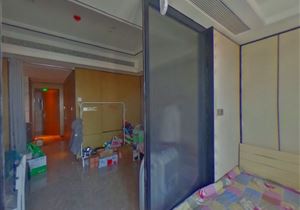 融创星河和平印,1室1厅1卫,主卧朝南,卧室带阳台