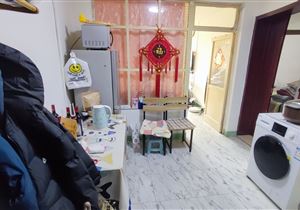 周边配套成熟，交通便利，医疗配套完善