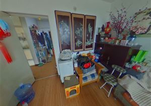 该房源无抵押，价格合适，业主置换新居，诚意出售。