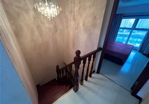 本小区新上好房 户型好 诚意出售 看房方便